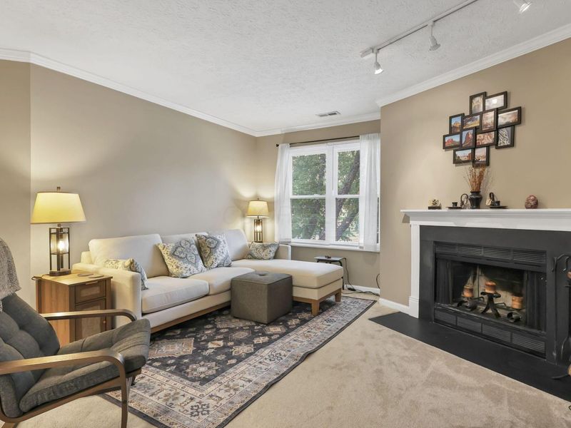 5315 Stonemeadow, Unit D, Columbus, OH 43220 Photo 5