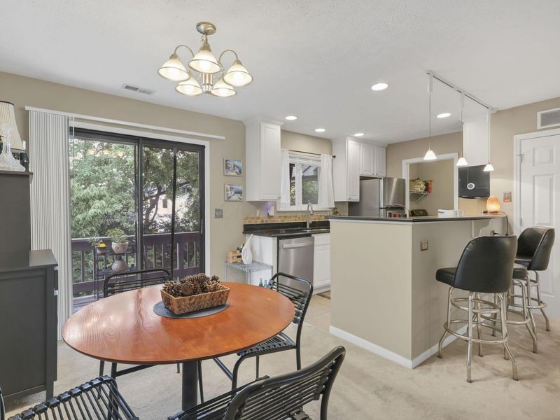 5315 Stonemeadow, Unit D, Columbus, OH 43220 Photo 9