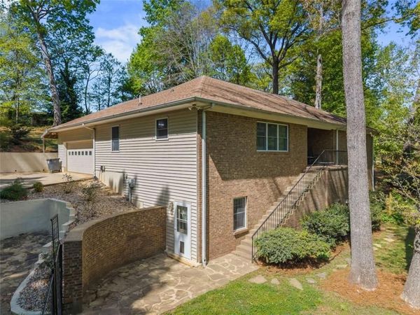 725 Nix Drive , Gainesville, GA 30501