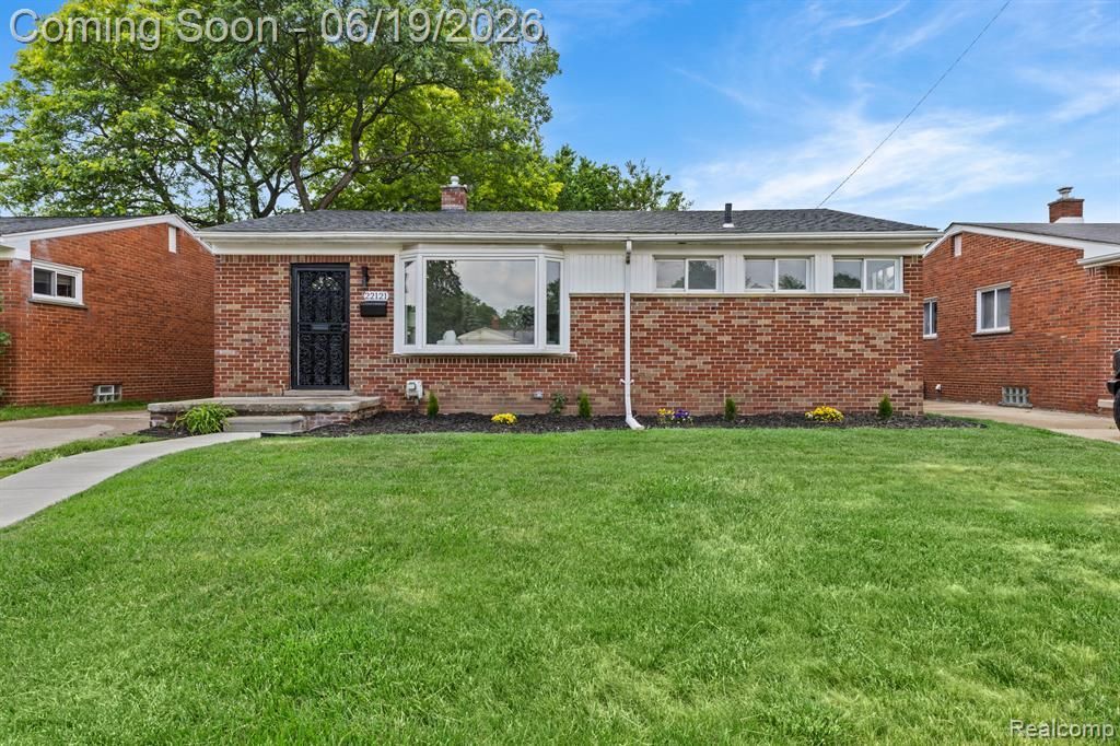 22121 Whitmore Street, Oak Park, MI 48237 Main Photo