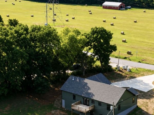 1496 Jones Creek Rd, Dickson, TN 37055