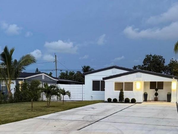 North Miami Beach, FL 33162