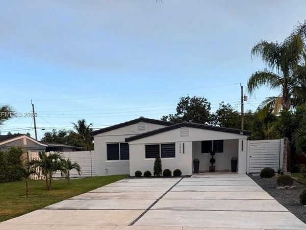 1524 NE 182nd St, North Miami Beach, FL 33162