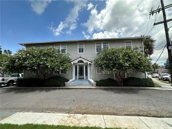 902 STEWART Court , New Orleans, LA 70119