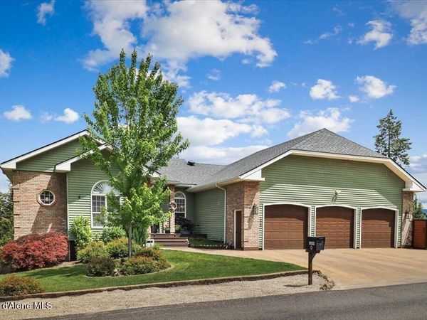 1219 E Loch Haven Dr, Hayden, ID 83835