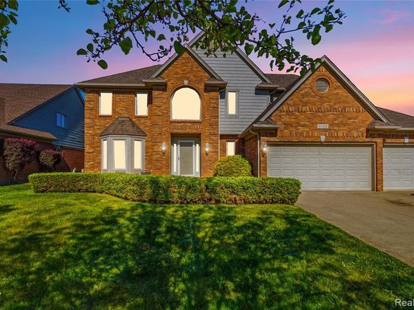 50426 Chief Drive, Macomb Twp, MI 48044