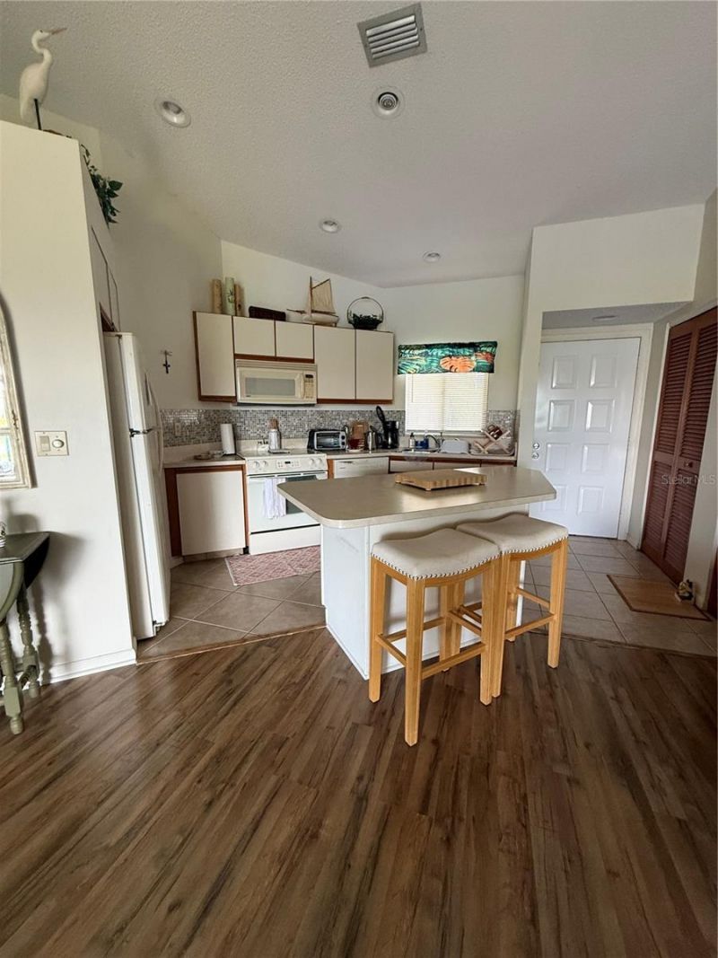 5435 Casablanca Circle, Unit M22, Sebring, FL 33870 Photo