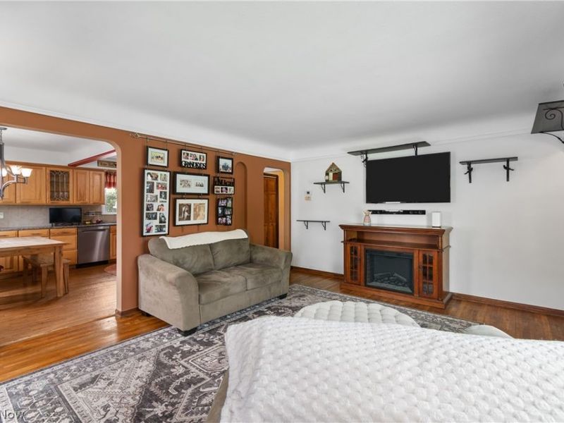 8123 Lanyard Drive, Parma, OH 44129 Photo 9