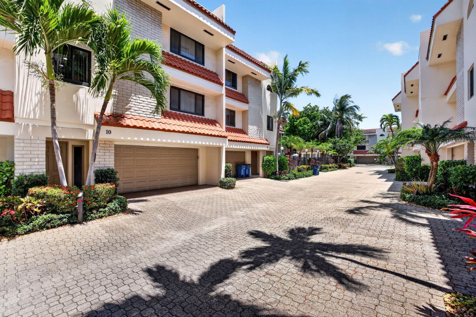 1401 NE 9th Street, Unit 10, Fort Lauderdale, FL 33304 Main Photo