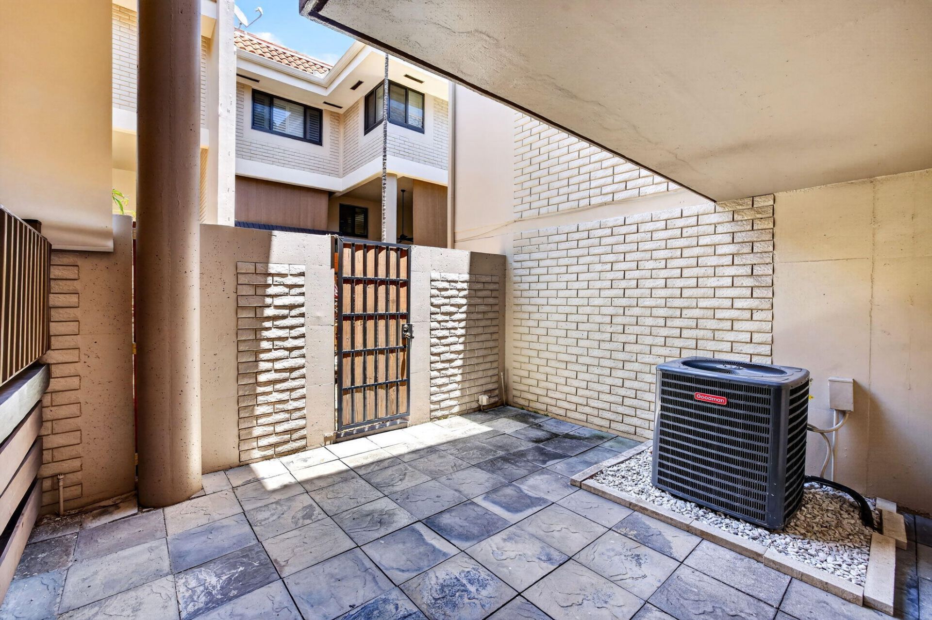 1401 NE 9th Street, Unit 10, Fort Lauderdale, FL 33304 Photo
