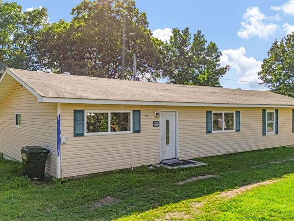 946 State Route 14 , West Plains, MO 65775