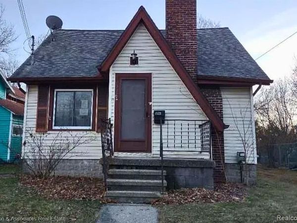 1520 E Oakland Avenue, Lansing, MI 48906