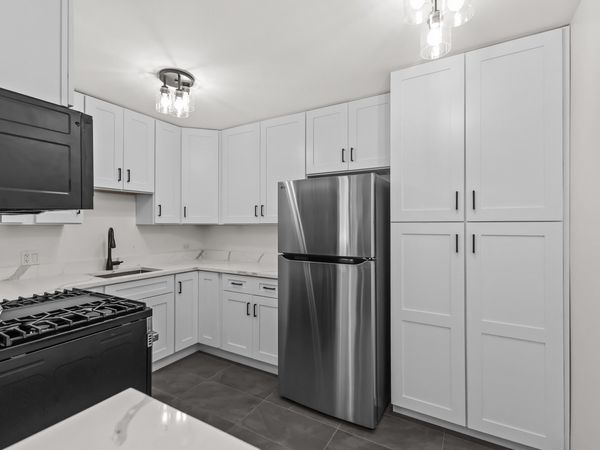 429 S Western Avenue, Unit 3, Des Plaines, IL 60016