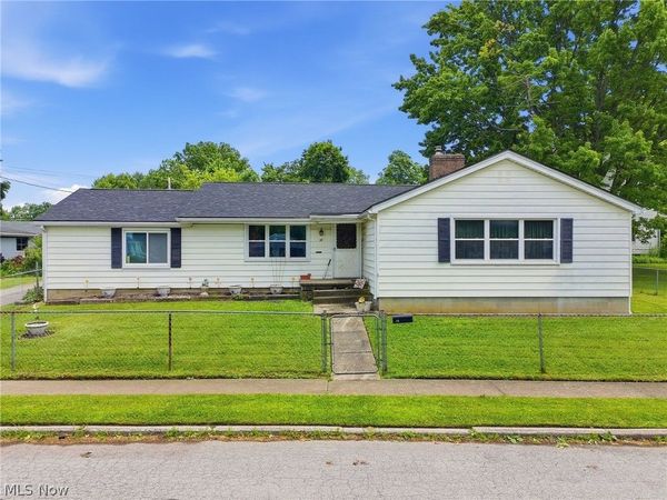 14 N Cross Street , Columbiana, OH 44408