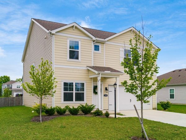 218 Sterndale Drive , Pickerington, OH 43147