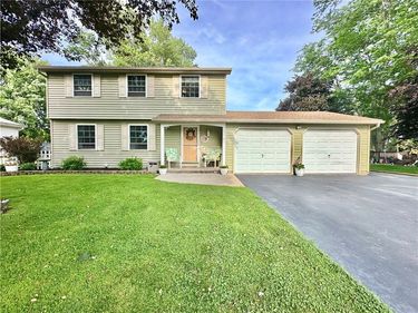 4 Rolling Meadow Drive N, Hilton, NY 14468