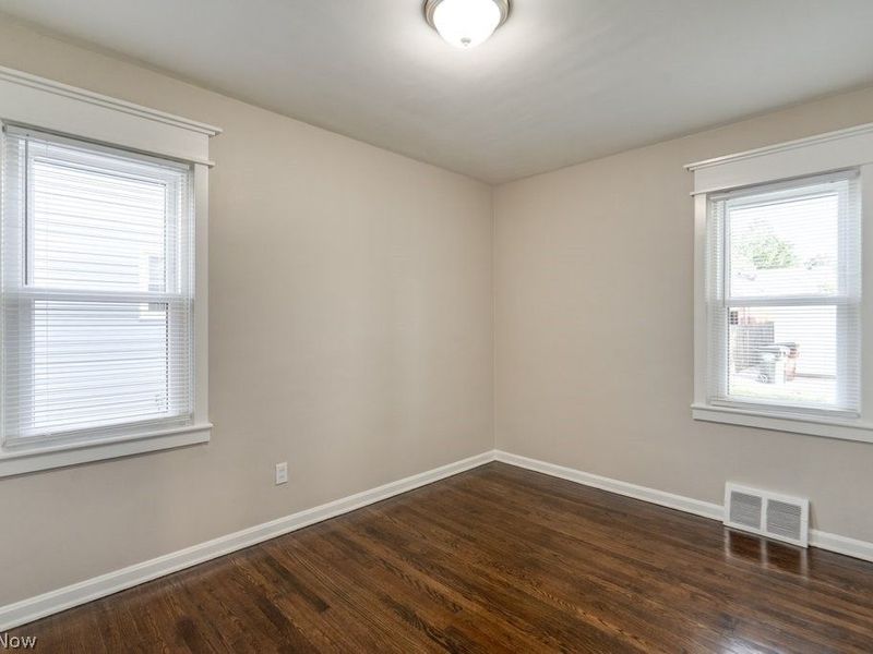 5007 Russell Avenue , Parma, OH 44134 Photo 16