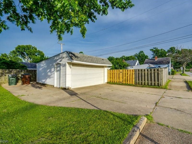 5007 Russell Avenue , Parma, OH 44134 Photo 28