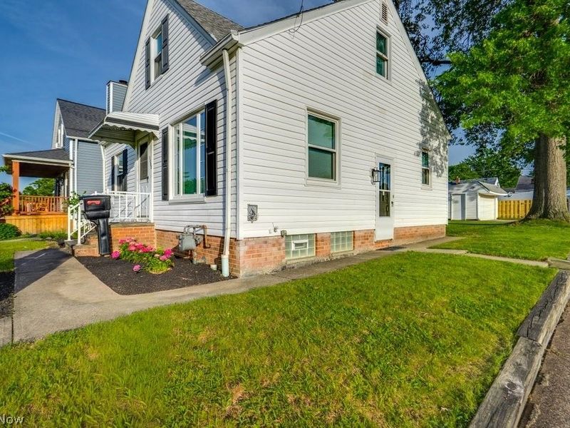 5007 Russell Avenue , Parma, OH 44134 Photo 3