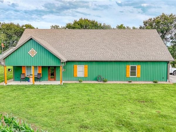 18306 Ozark Lane, Higginsville, MO 64037