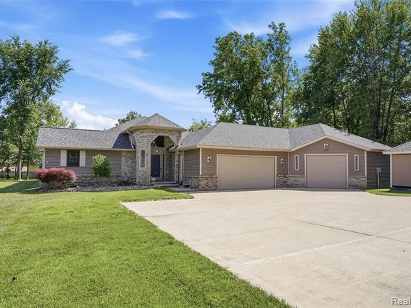8888 Pilgrim, Washington Twp, MI 48094