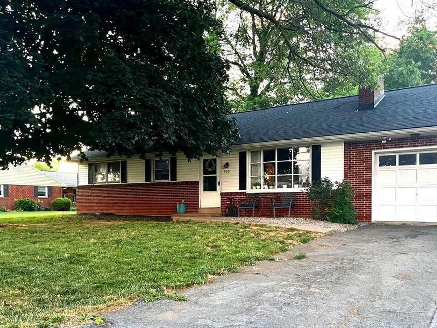 953 Ivy Drive, Lancaster, PA 17601 Main Photo