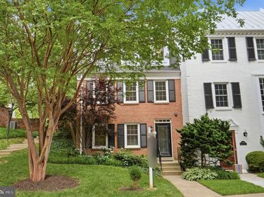 6740 TOWNE LANE ROAD, MCLEAN, VA 22101