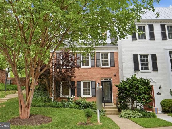 6740 TOWNE LANE ROAD, MCLEAN, VA 22101