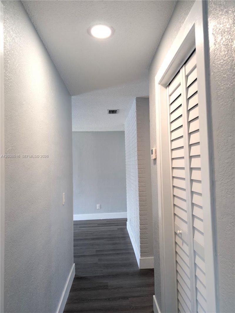 2721 NW 25th St, Fort Lauderdale, FL 33311 Photo