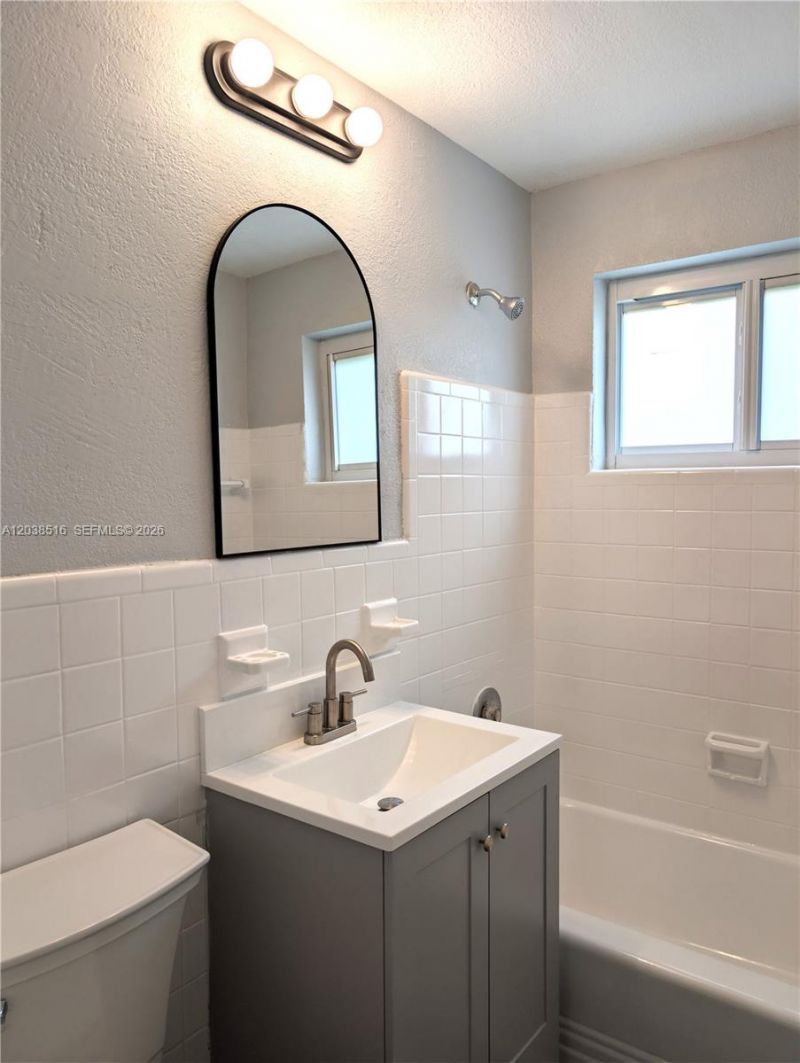 2721 NW 25th St, Fort Lauderdale, FL 33311 Photo