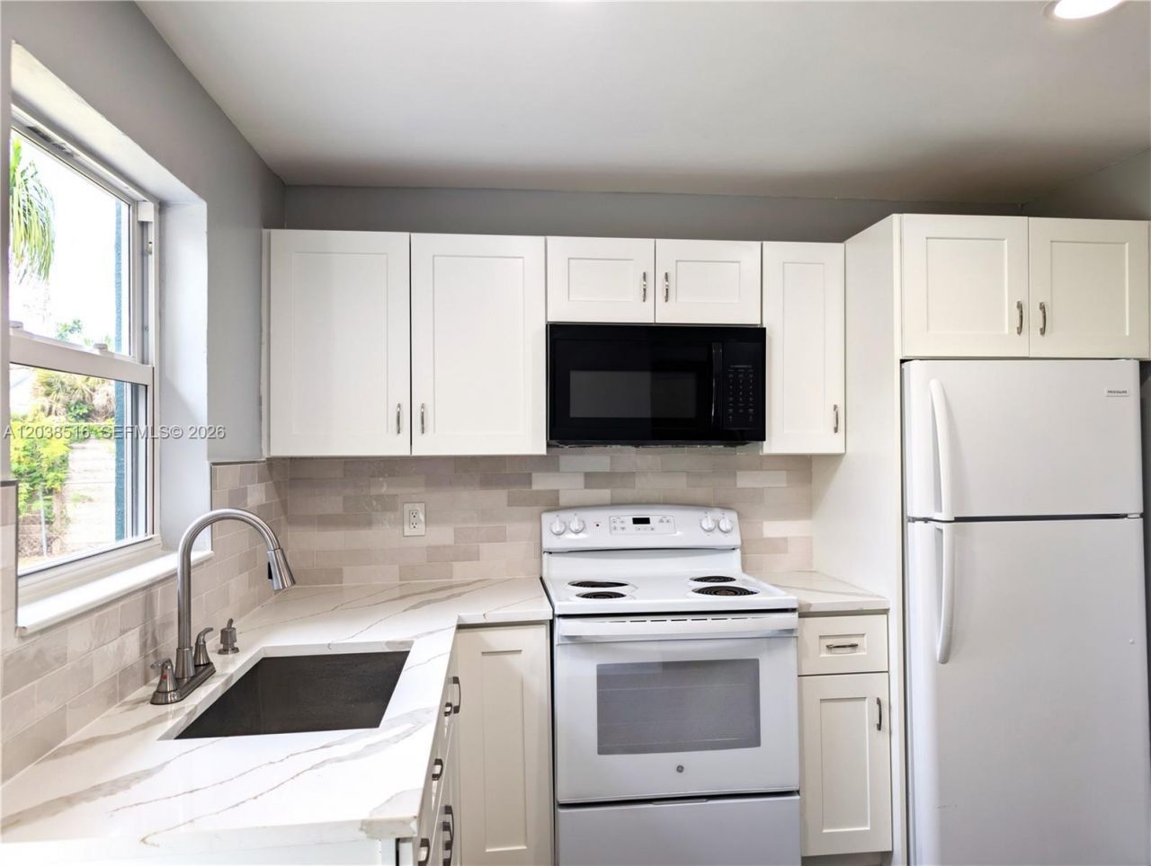 2721 NW 25th St, Fort Lauderdale, FL 33311 Photo