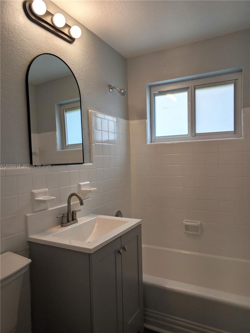 2721 NW 25th St, Fort Lauderdale, FL 33311 Photo