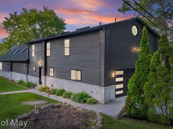 10890 Hillway Drive, White Lake Twp, MI 48386