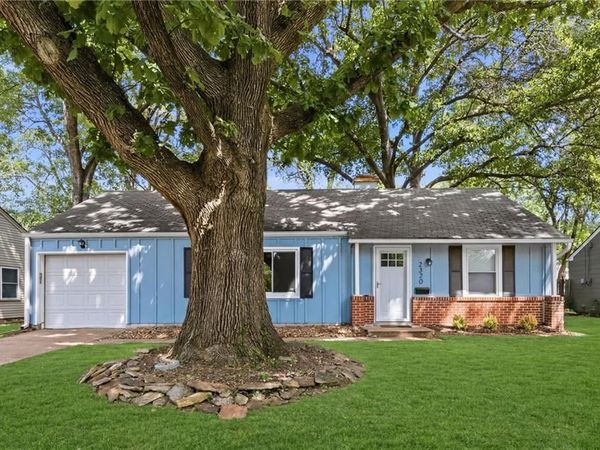 2320 W 76th Street, Prairie Village, KS 66208