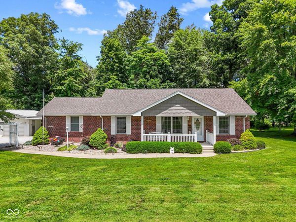 8054 S State Road 46 , Terre Haute, IN 47802