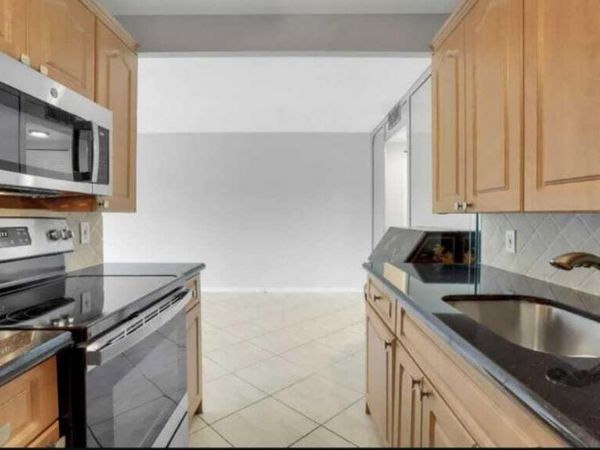 2053 Cornwall C, Boca Raton, FL 33434