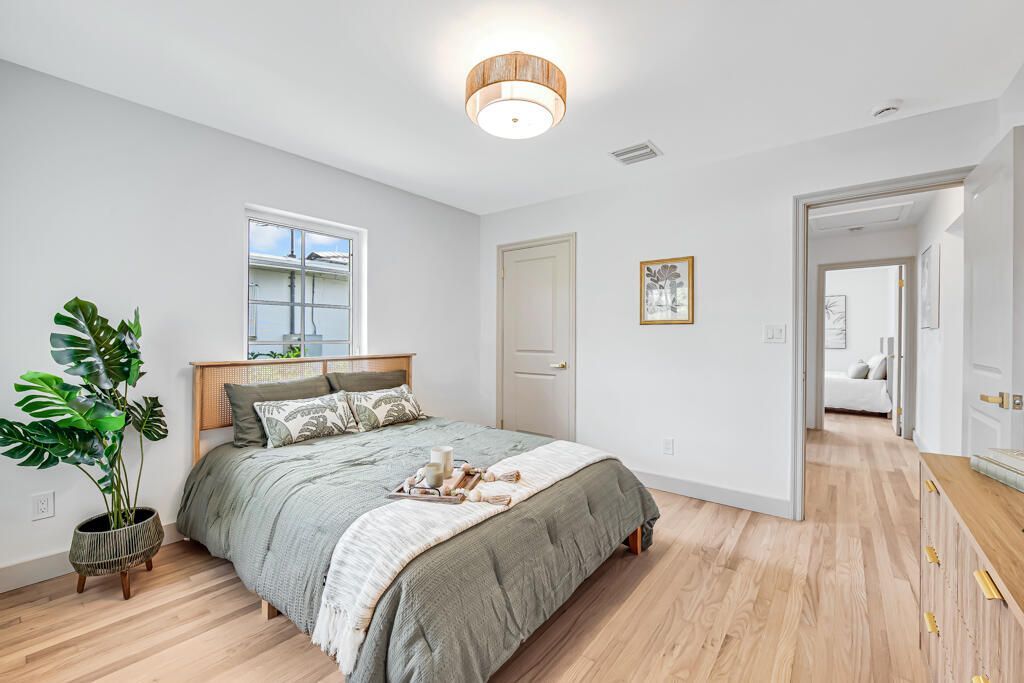 1201 N Palmway, Lake Worth Beach, FL 33460 Photo