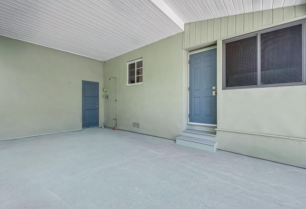 1201 N Palmway, Lake Worth Beach, FL 33460 Photo