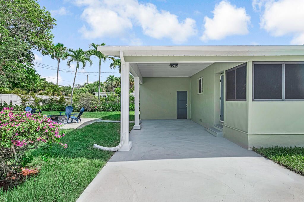 1201 N Palmway, Lake Worth Beach, FL 33460 Photo