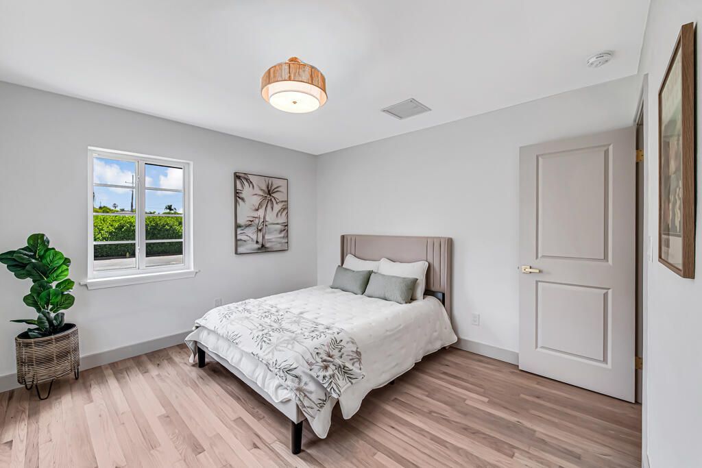 1201 N Palmway, Lake Worth Beach, FL 33460 Photo