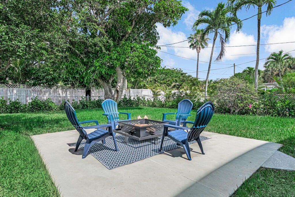 1201 N Palmway, Lake Worth Beach, FL 33460 Photo