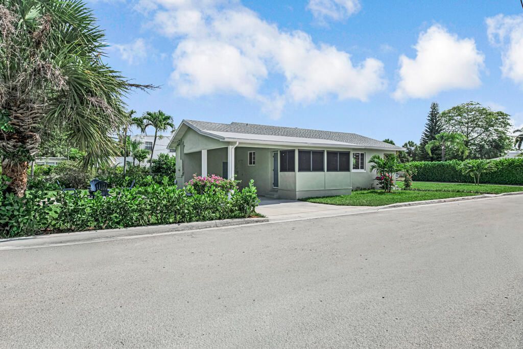 1201 N Palmway, Lake Worth Beach, FL 33460 Photo