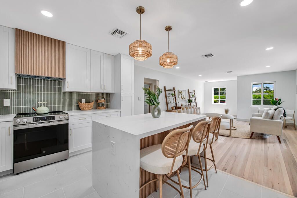 1201 N Palmway, Lake Worth Beach, FL 33460 Photo