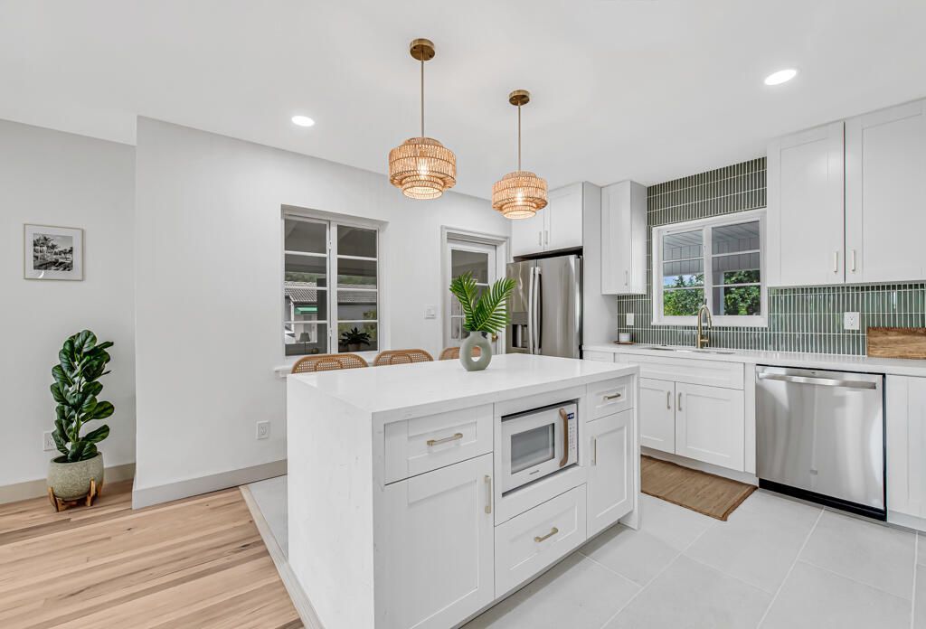 1201 N Palmway, Lake Worth Beach, FL 33460 Photo