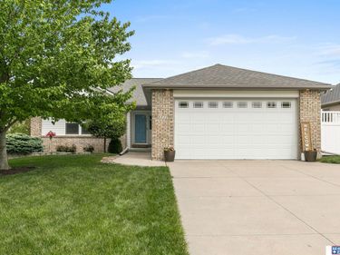 8020 Upton Grey Lane, Lincoln, NE 68516