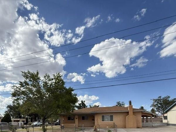 736 KENTUCKY Street SE, Albuquerque, NM 87108