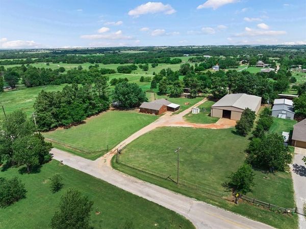 9000 W Simpson Road, Edmond, OK 73025