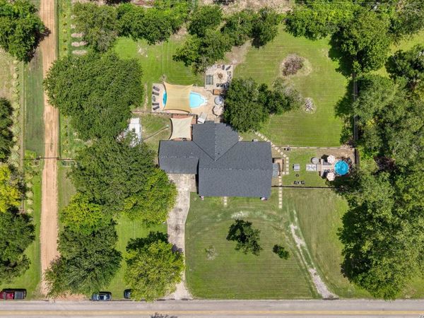 207 Woodlake Dr, McQueeney, TX 78123