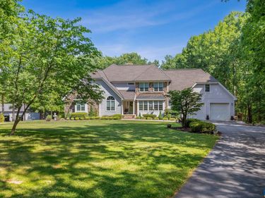 2629 DUCKS LAKE RIDGE RD, Scottsville, VA 24590