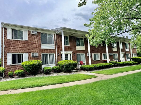 1701 Charlton Road, Trenton, MI 48183